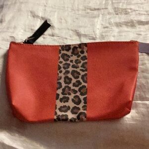 💗🐆NWT Fabulous Leopard Cosmetic Makeup Bag Fun to Have Makes Perfect Gift 💗🐆